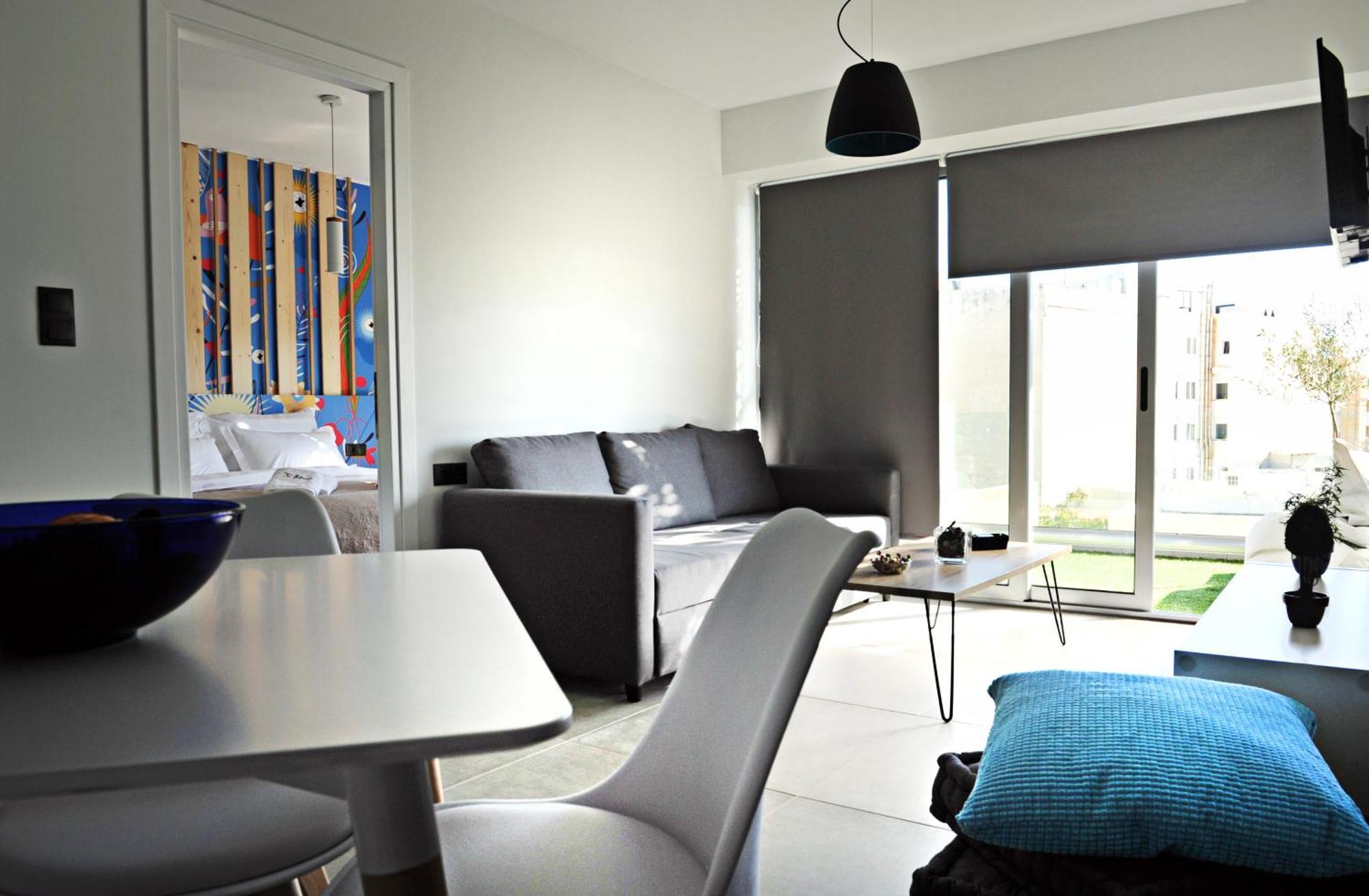 The Athenians Modern Apartments Room photo
