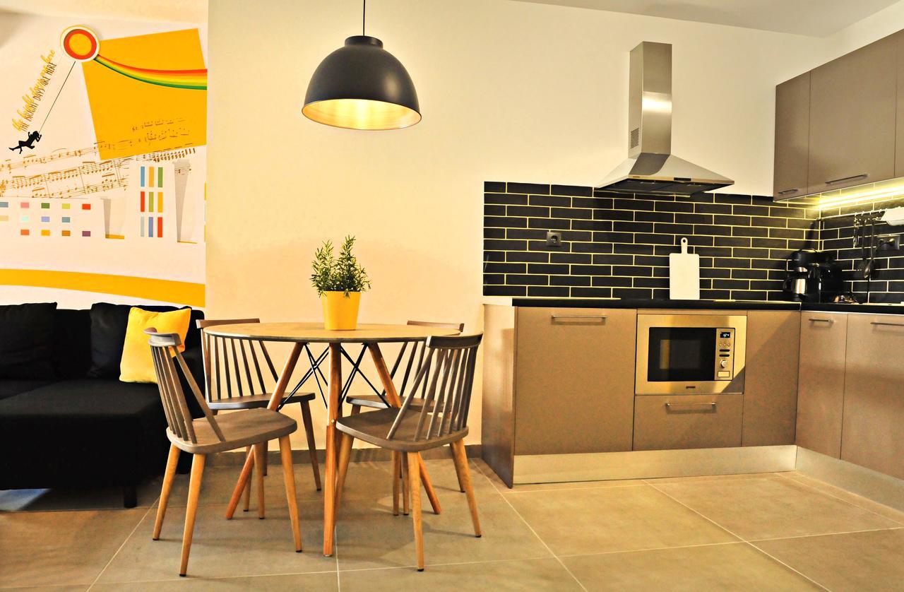 The Athenians Modern Apartments Exterior photo