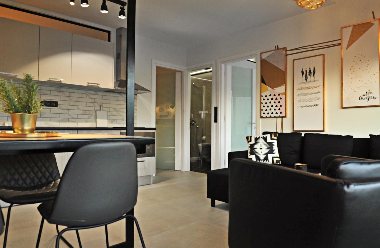 The Athenians Modern Apartments Exterior photo