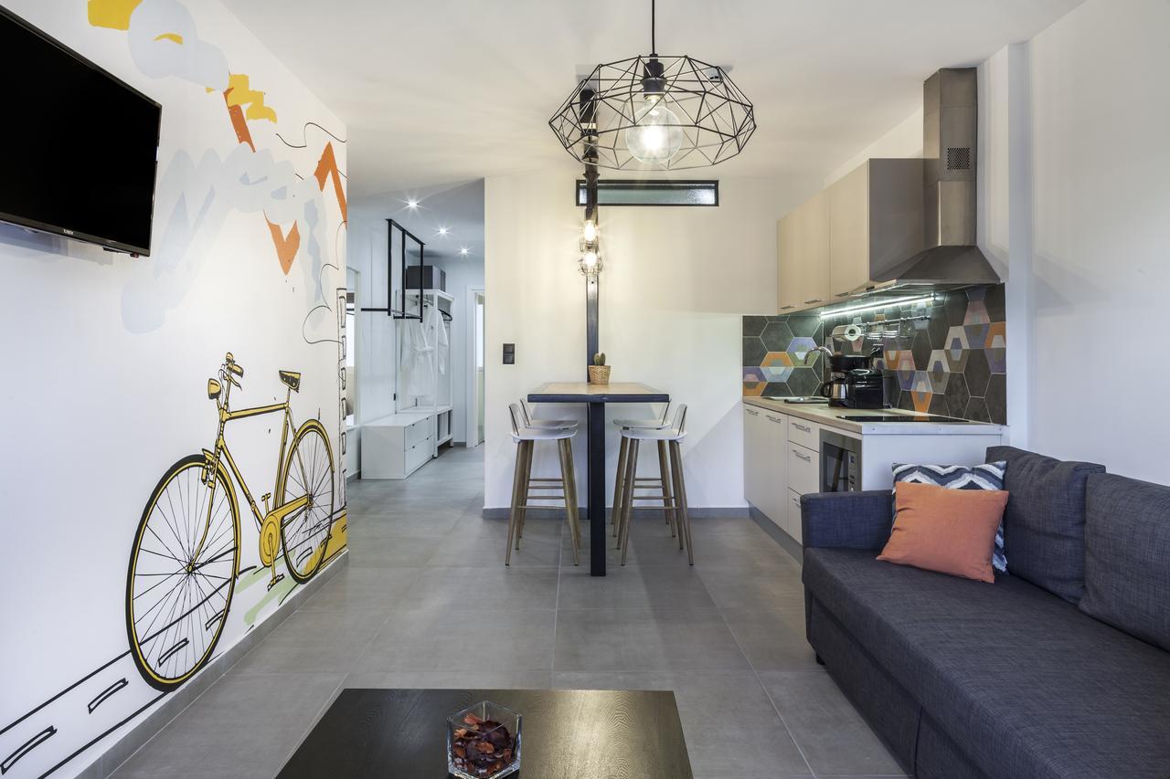 The Athenians Modern Apartments Exterior photo