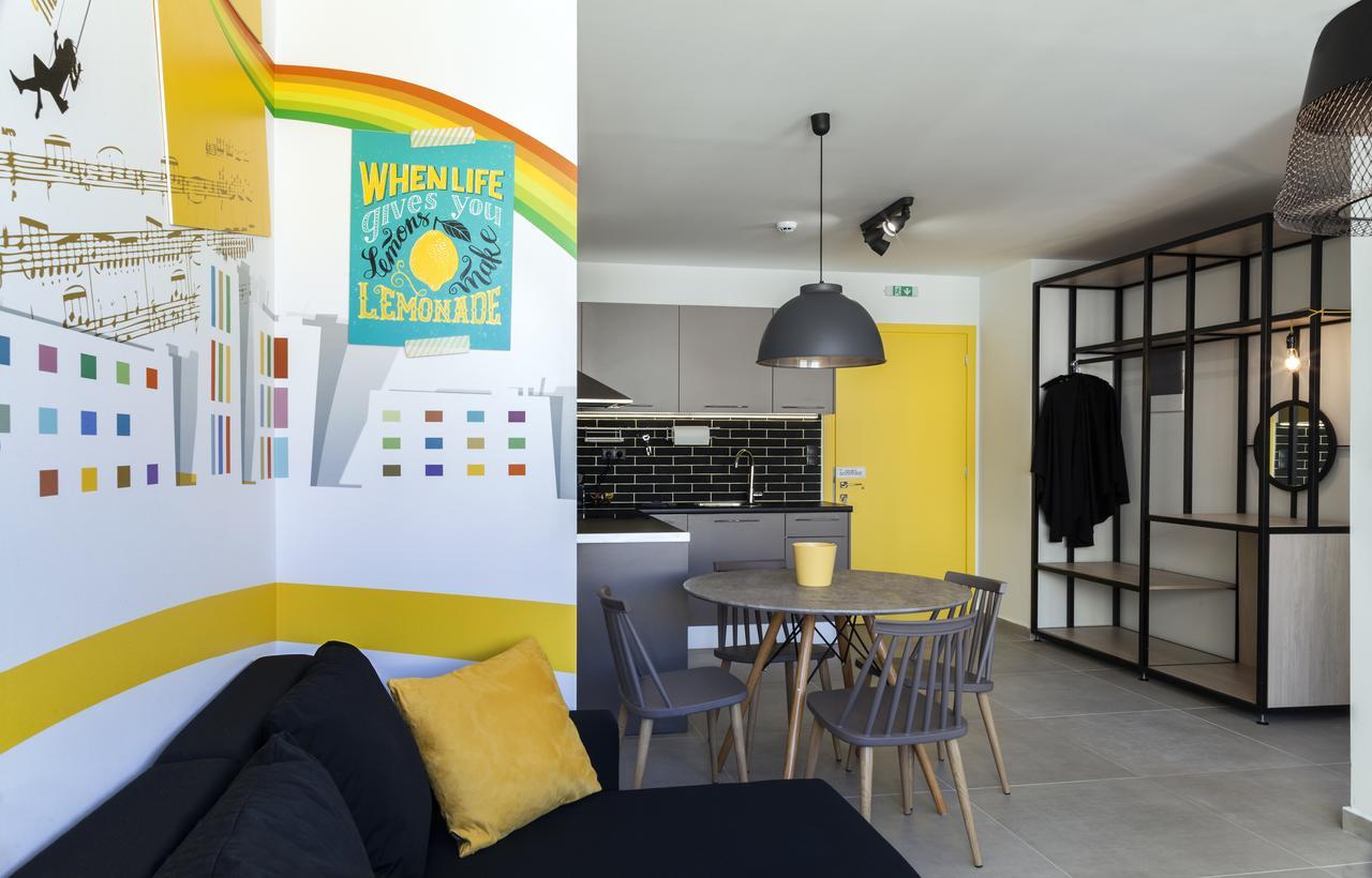 The Athenians Modern Apartments Exterior photo